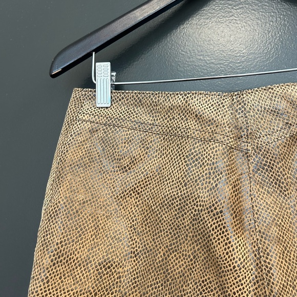 Vintage leather snakeskin size 6 (tag 9 but not a 9) cropped wider leg pants EUC - Picture 5 of 16